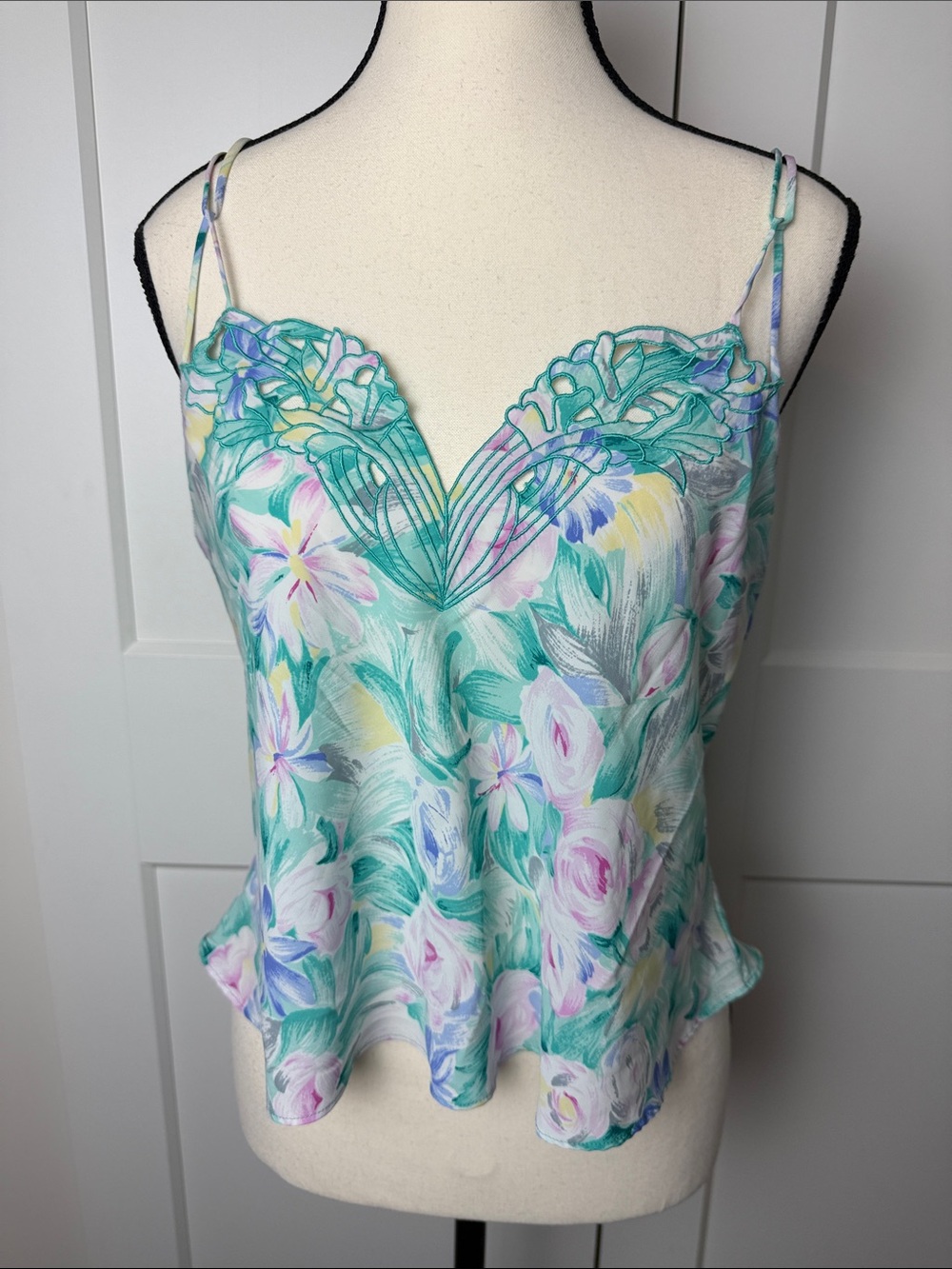 Vintage Y2K 90s Victorias Secret gold label embroidered tank top sleep shirt M